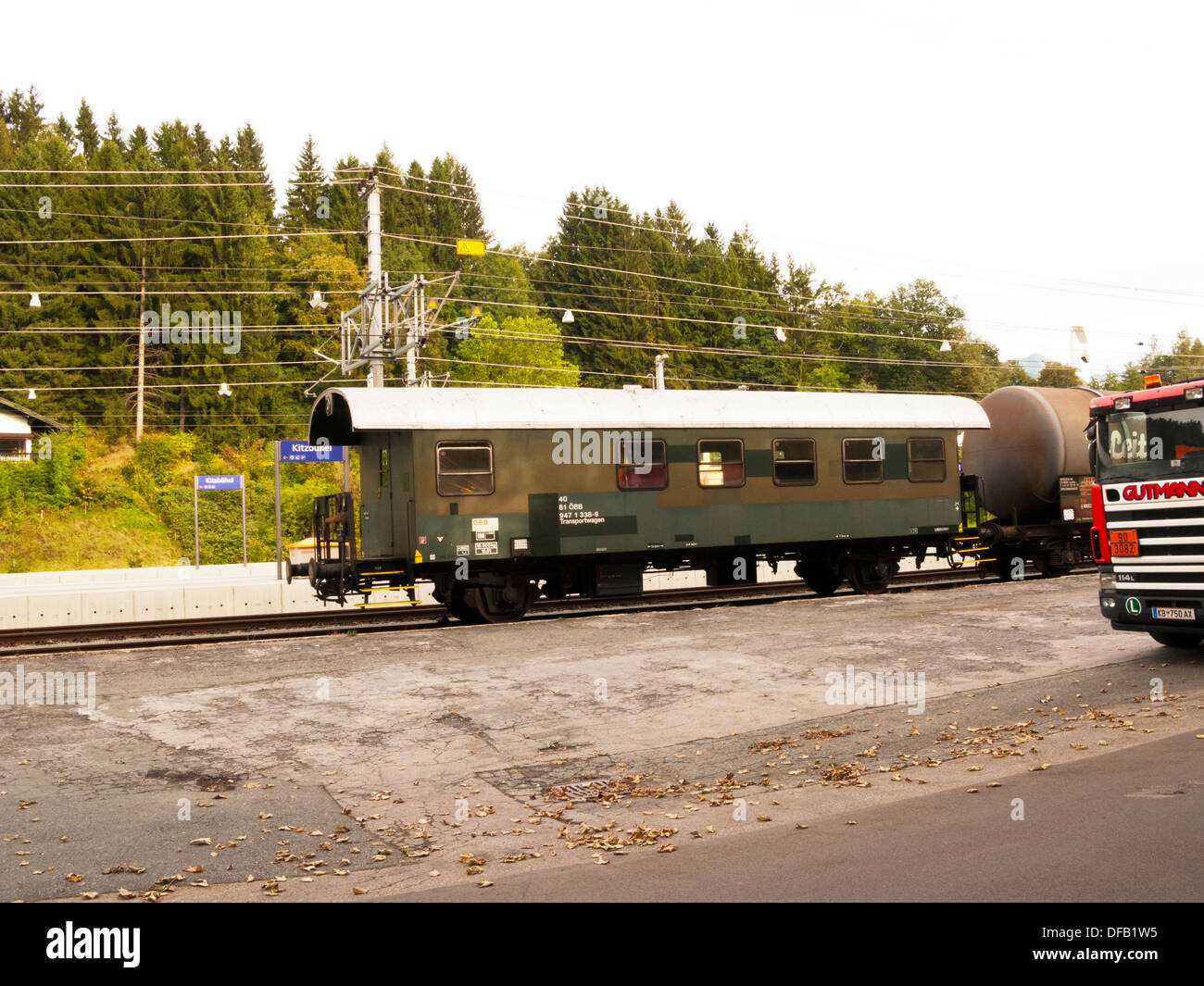 Fracht waren Österreich Kitzbühel Europa per Zug Bahnhof Hof Beförderung Stockfoto