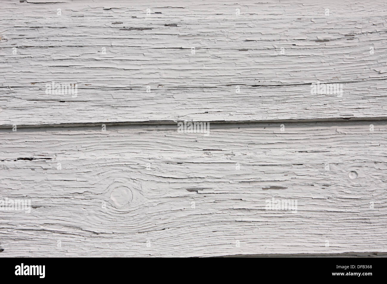 Weiße abblätternde Farbe auf Holz Wetter boarding Stockfoto
