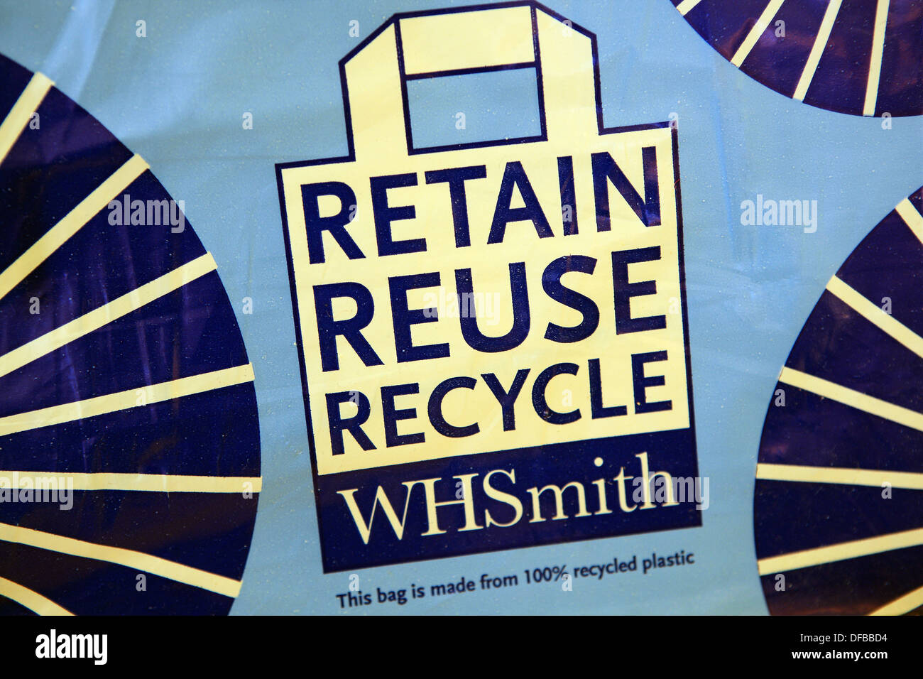 W H Smith Wiederverwendung und Recycling Tragetasche Stockfoto
