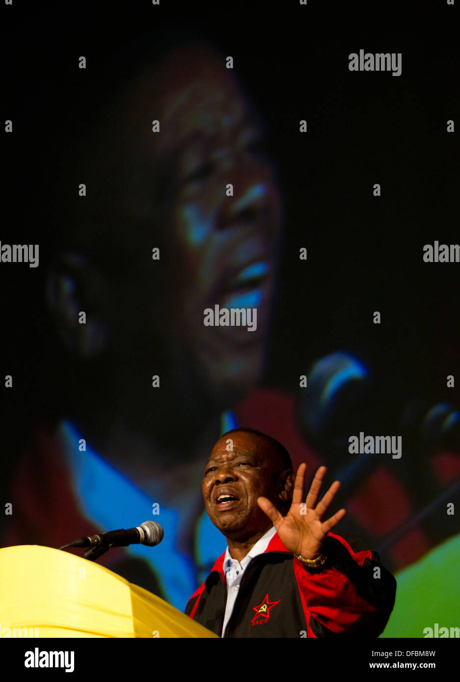 Generalsekretär südafrikanischen kommunistischen Partei Blade Nzimande spricht bei der NUMSA (en) 9. nationale Konferenz Albert Luthuli ICC Stockfoto