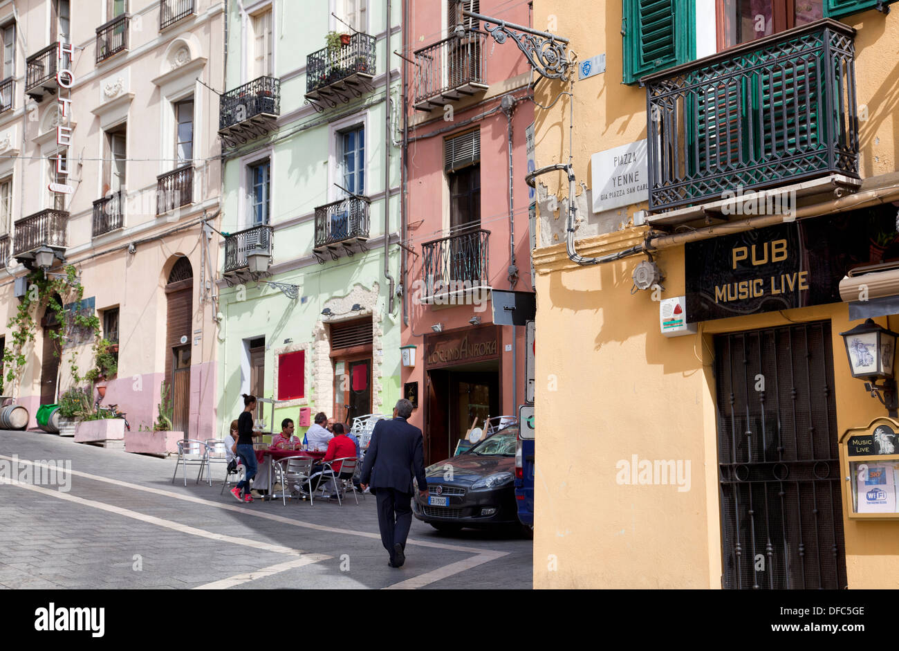 Piazza Yenne Seite Straße Scalette Santa Chiara in Cagliari - Sardinien Stockfoto