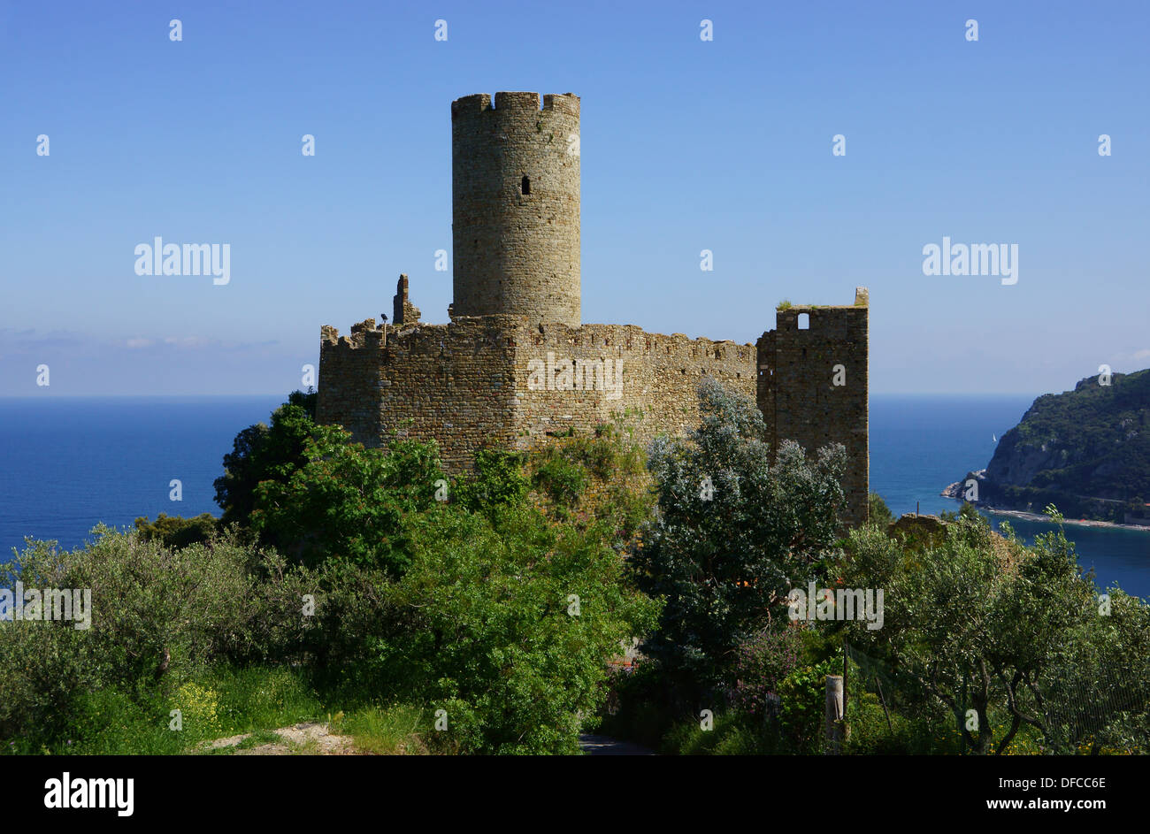 Burg Ruine Noli, Riviera di Ponente, Ligurien, Italien Stockfoto