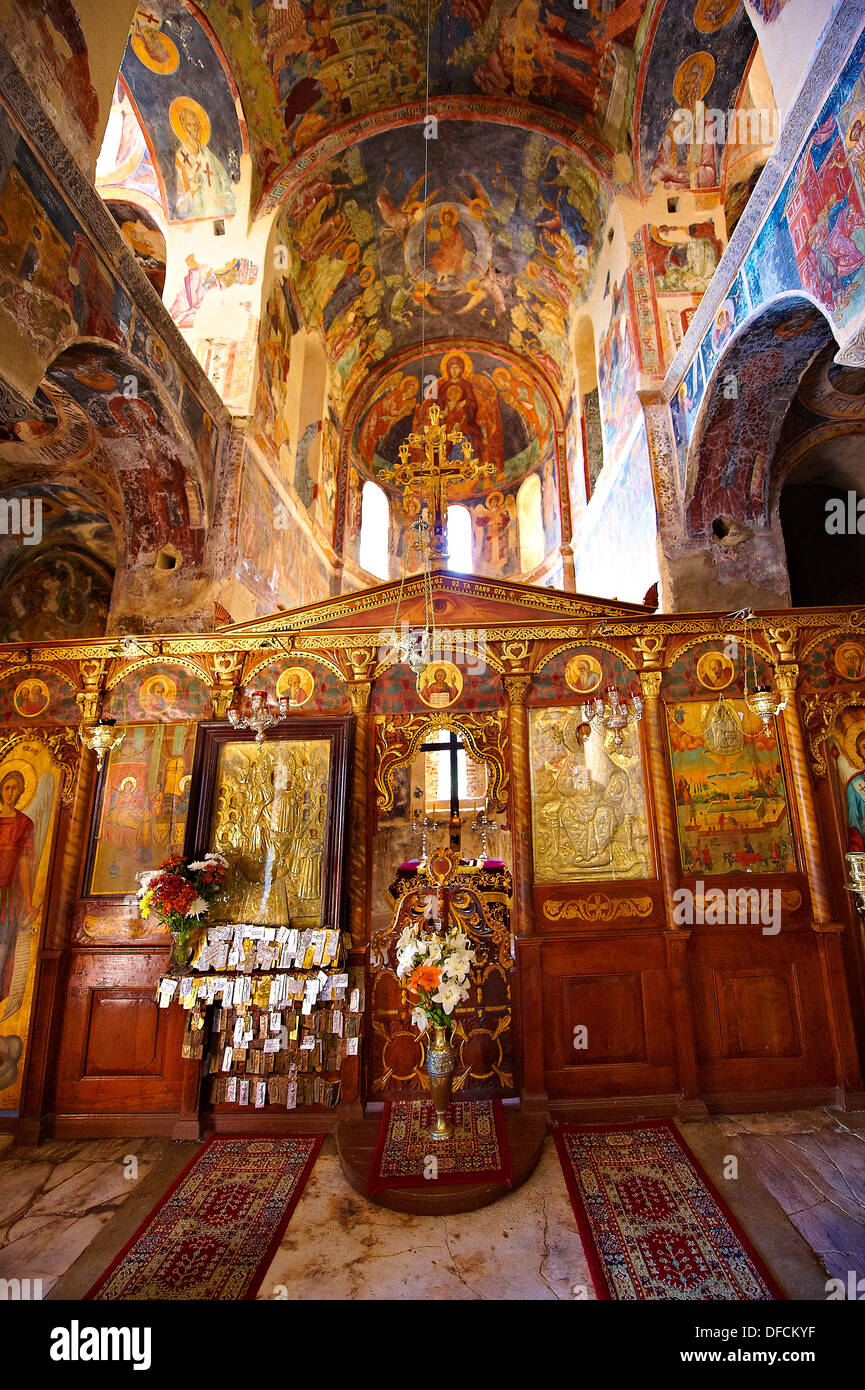 Innenraum des byzantinischen orthodoxen Klosters Pantanassa, mit byzantinischen Fresken & Symbole, Mystras, Griechenland Stockfoto