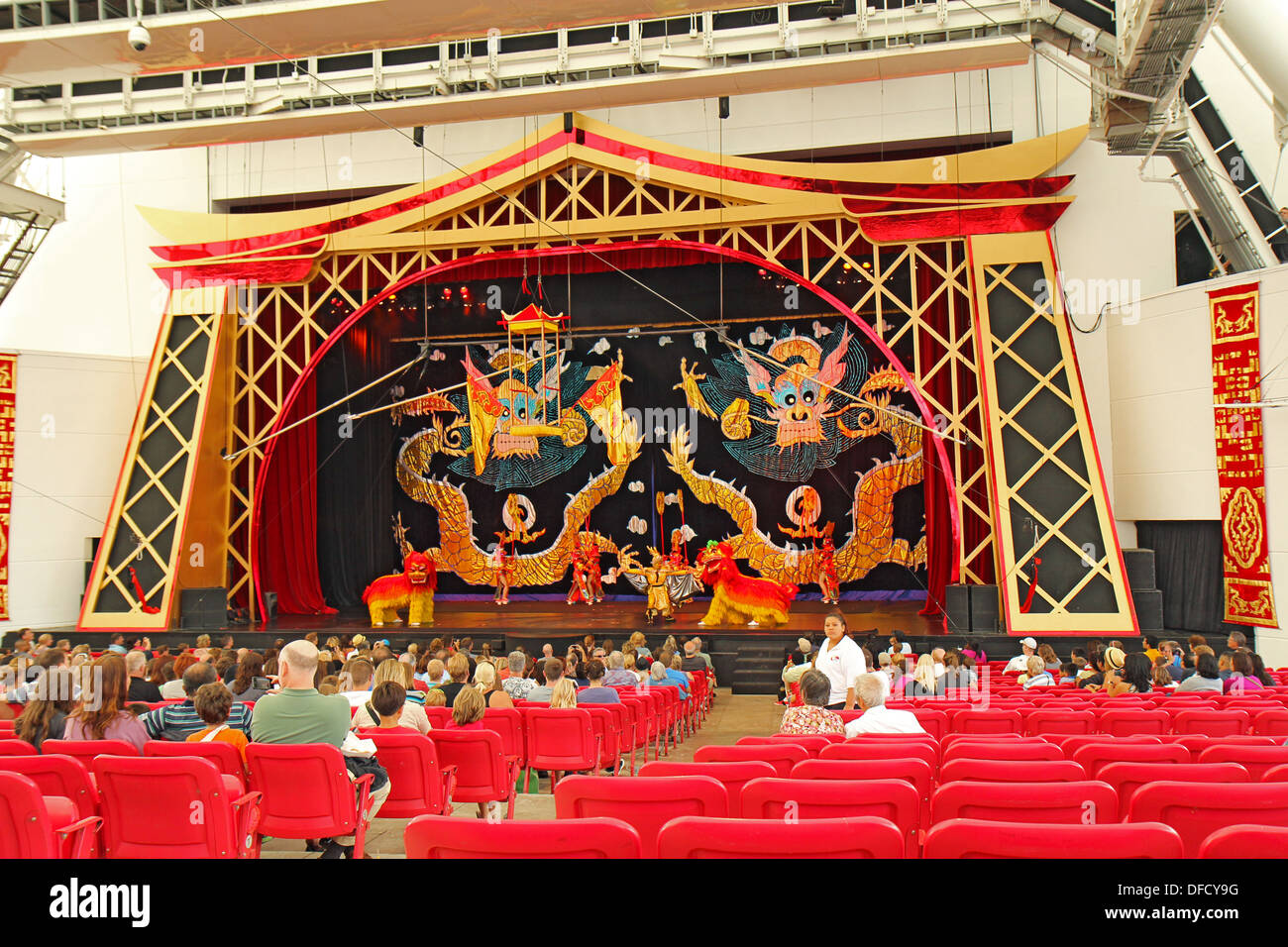 Cirque Shanghai Extreme führt in die Pepsi-Skyline-Bühne am Navy Pier in Chicago, Illinois am 4. September 2011 Stockfoto