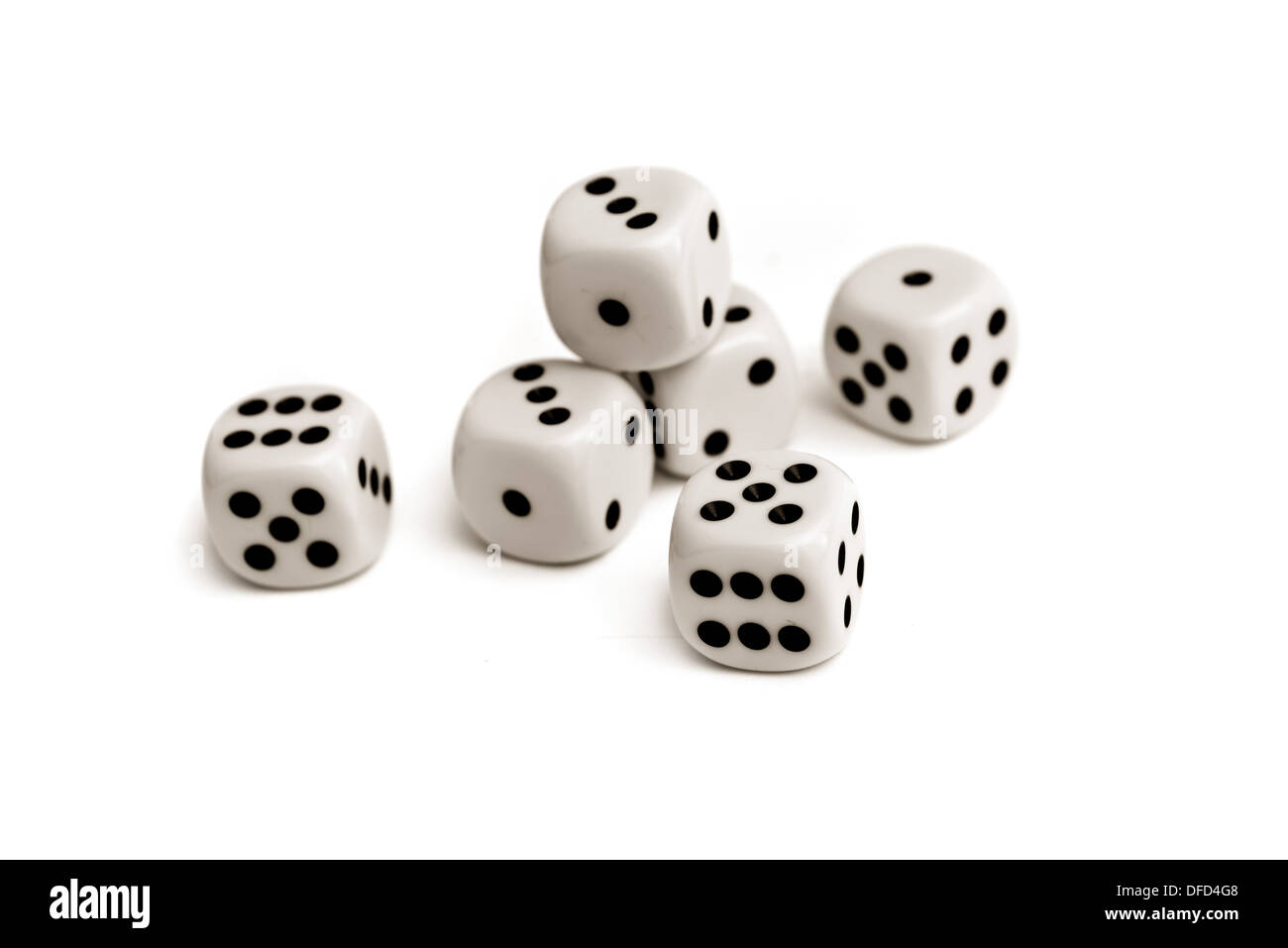 Würfel. Kunststoff-Würfel Stapeln als Brettspiel oder Glücksspiel-Konzept. Stockfoto