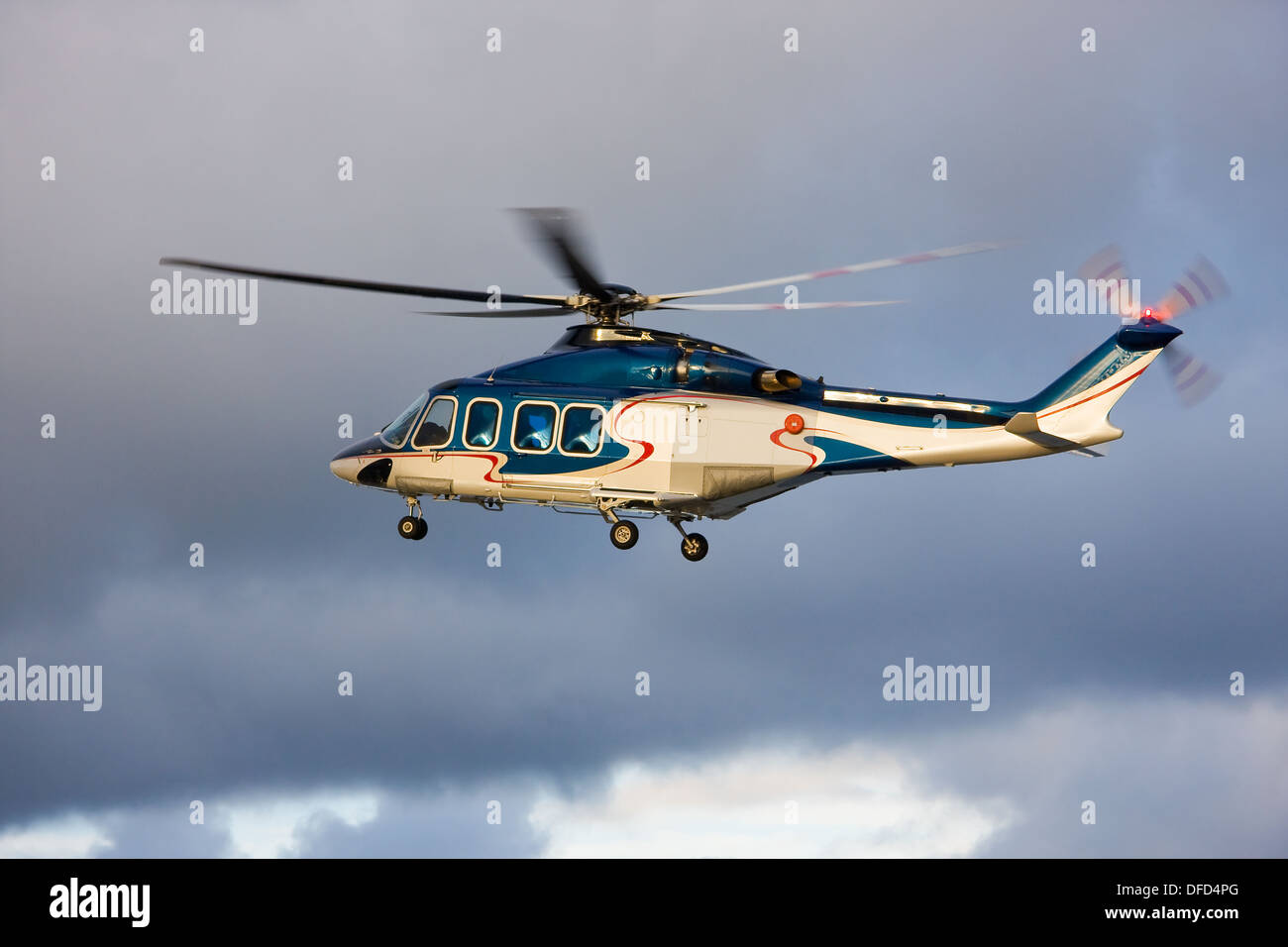 Großer hubschrauber -Fotos und -Bildmaterial in hoher Auflösung – Alamy