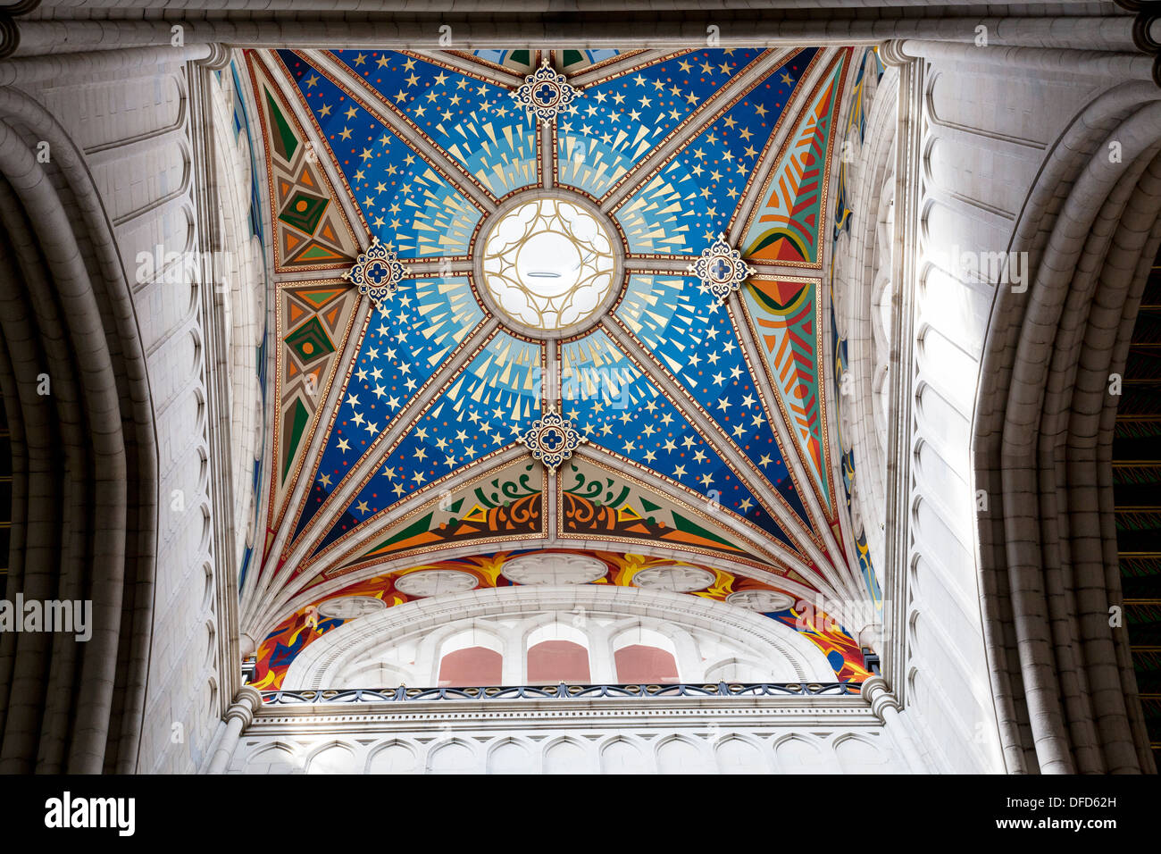 Decke der Kathedrale Almudena (aka Kathedrale De La Almudena), Spanien, Madrid. Stockfoto