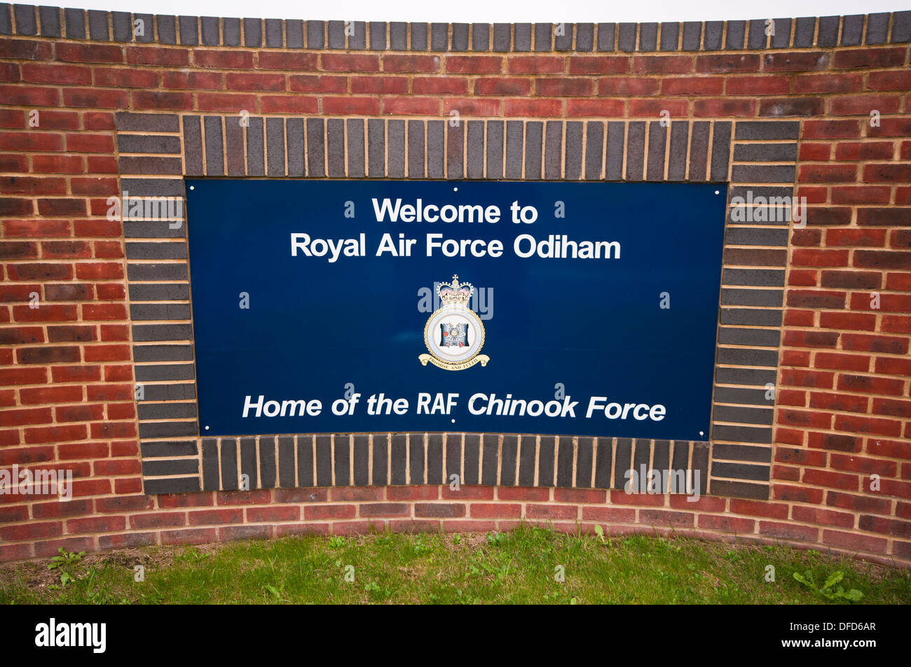 RAF Odiham Chinnok Kraft Zeichen Hampshire England UK Stockfoto