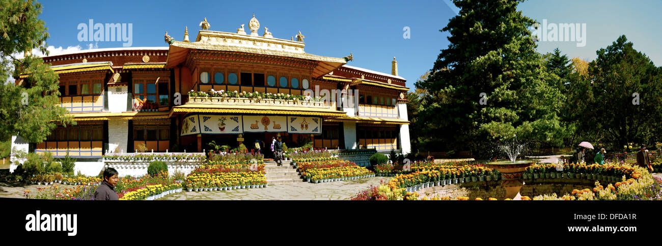 Lhasa, Tibet, China - Okt. 2010: Norbulingka, den Sommerpalast des Dalai Lama Stockfoto