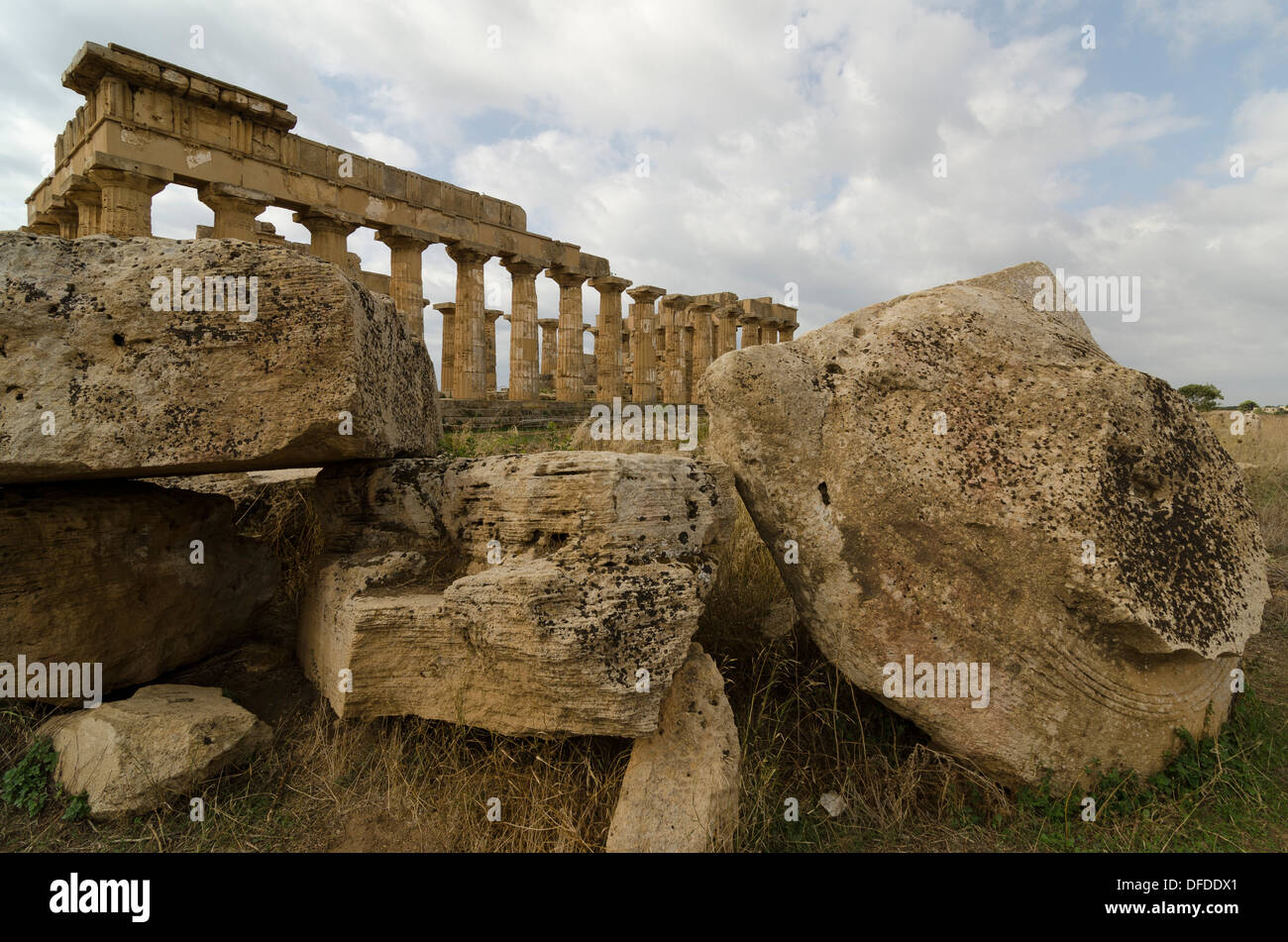 Ruinen eines griechischen Tempels in Selinunte, Sizilien Stockfoto