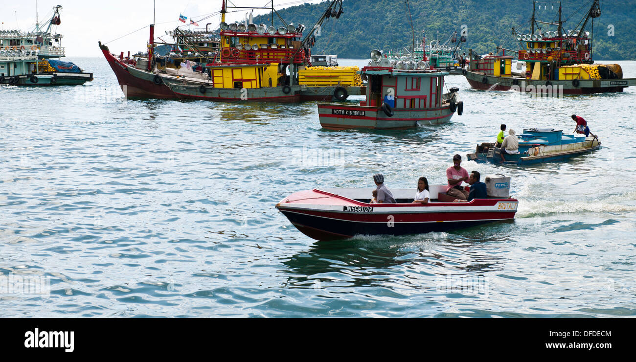 Geschäftigen Hafen, Kota Kinabalu, Malaysia Stockfoto