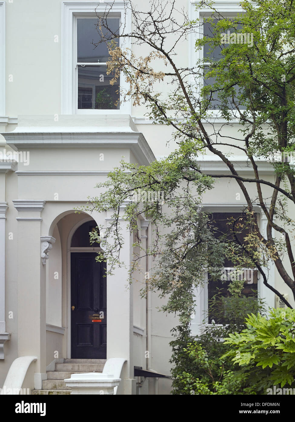 Blenheim Crescent, London, Vereinigtes Königreich. Architekt: Jerry Tate Architekten, 2013. Vorderansicht. Stockfoto