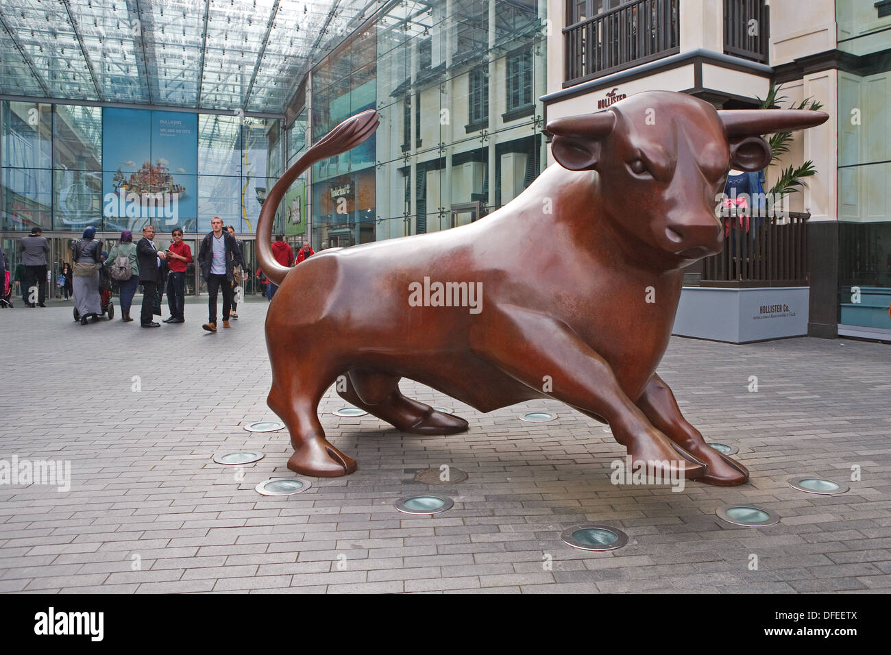 Der Stier außerhalb der Bullring Shopping Centre in Birmingham UK Stockfoto