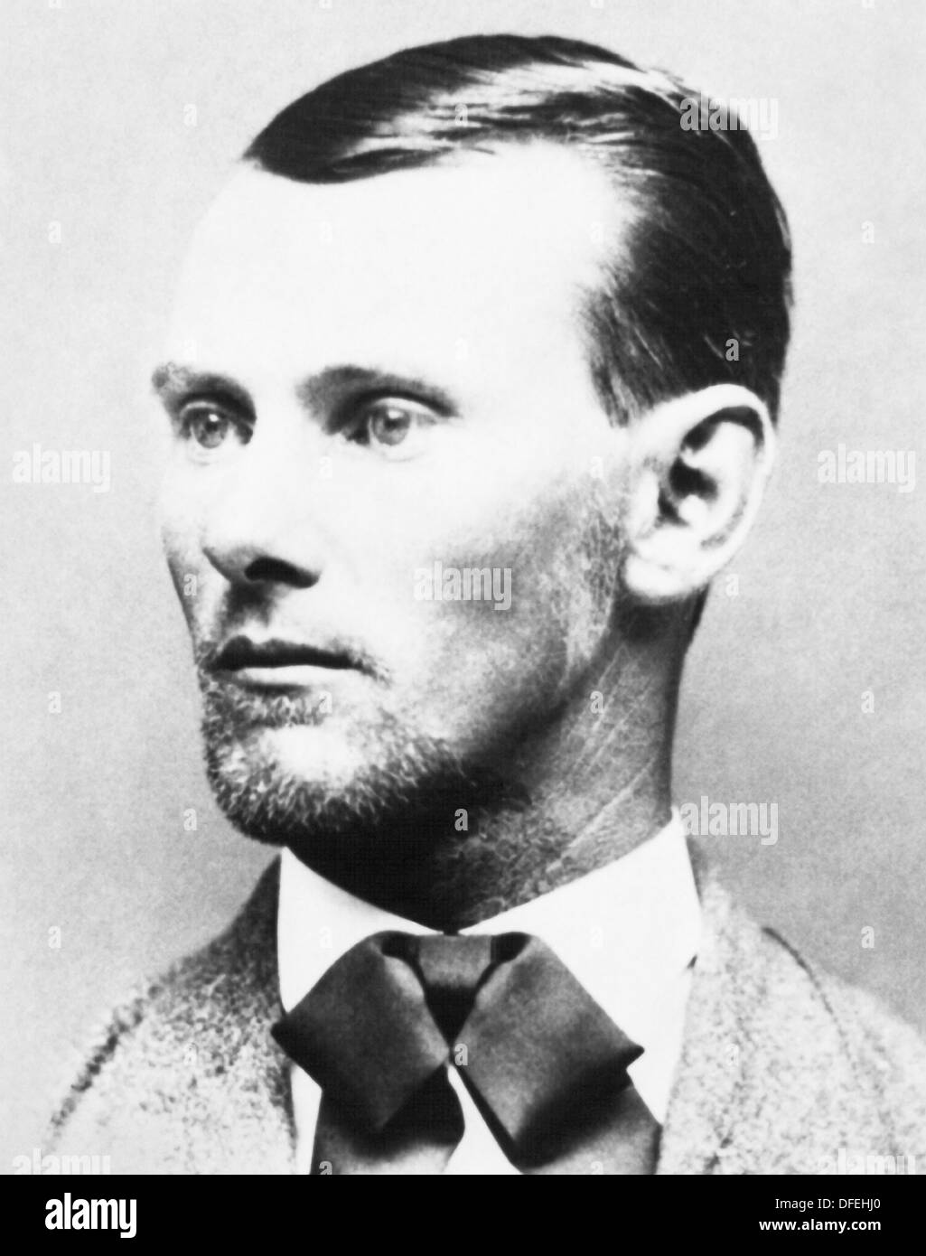 Vintage-Portraitfoto des amerikanischen Gesetzgeächten Jesse James (1847 – 1882). Foto ca. 1882. Stockfoto