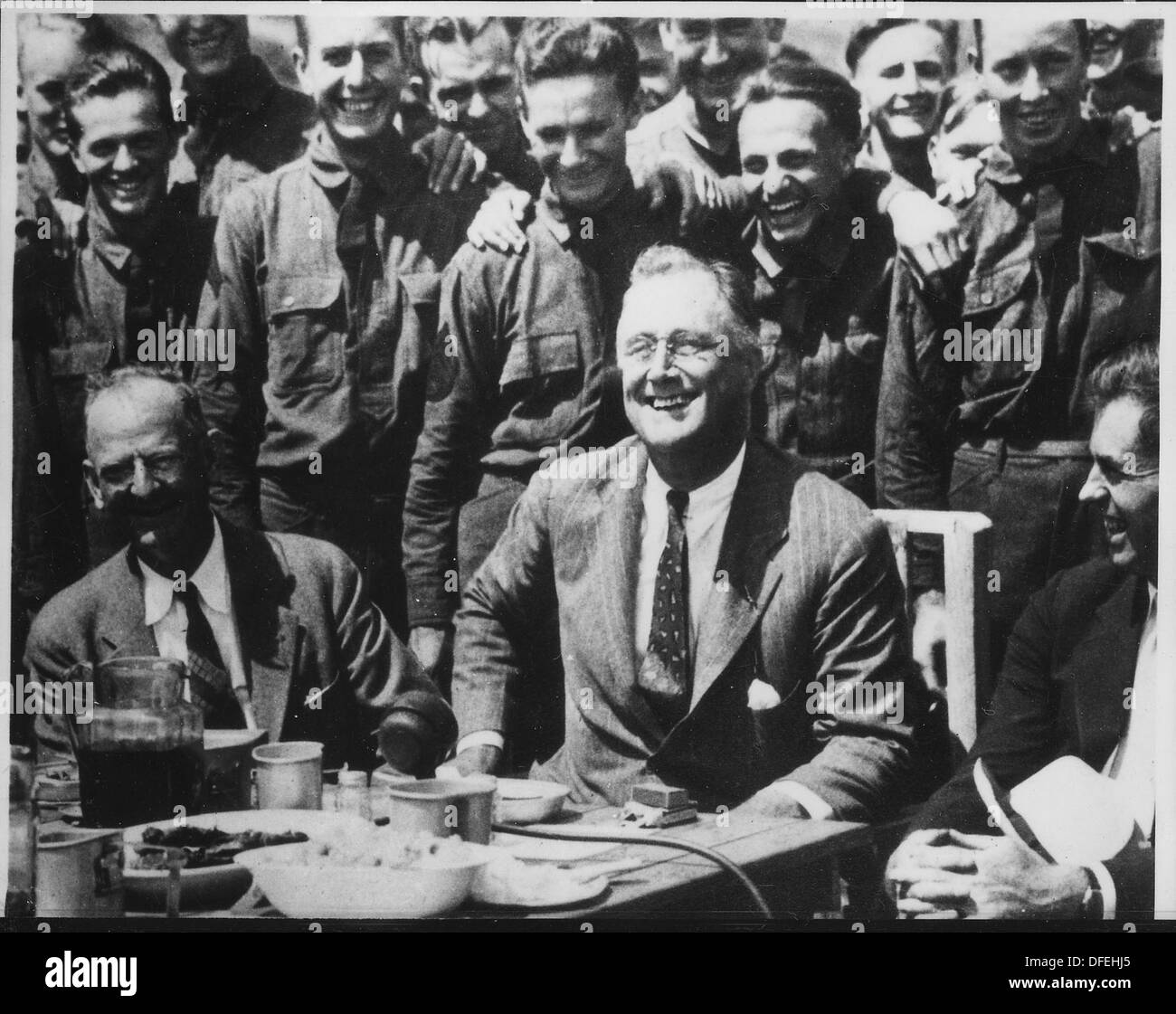 Das Bild zeigt Franklin D. Roosevelt, Henry Wallace und Robert Fechner im Shenandoah Valley, Virginia, und zeigt die politischen Figuren in einem historischen Kontext des frühen 20. Jahrhunderts. Stockfoto