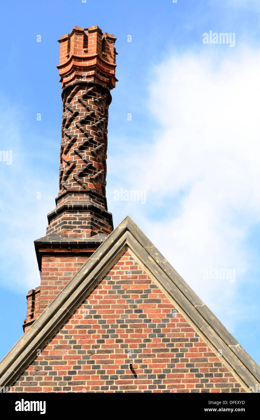 Tudor-Stil Kamin in Hampton Court - London, England Stockfoto