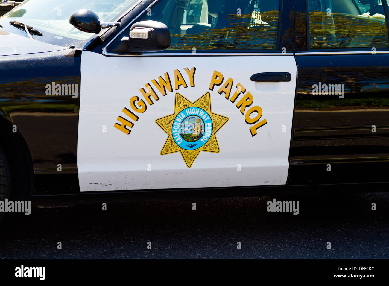 Nahaufnahme der Tür auf California Highway Patrol Auto Abzeichen zeigen. Stockfoto