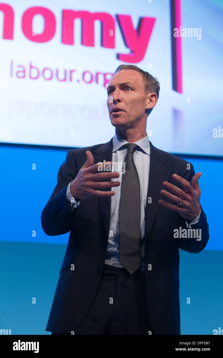 Jim Murphy MP Schatten Verteidigungsminister befasst sich der Labour-Partei-Konferenz in Brighton 2013 Stockfoto