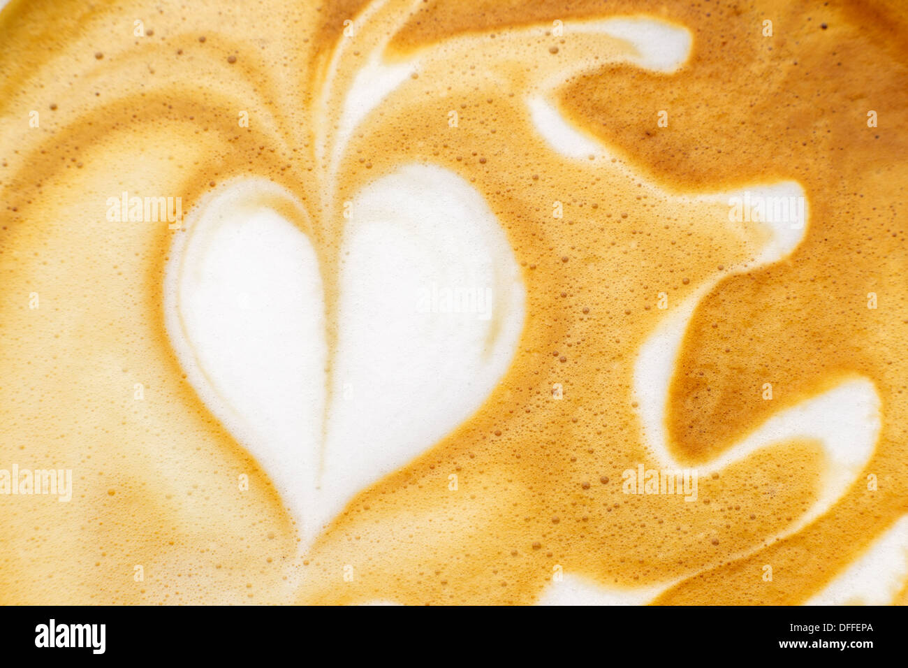 Latte Art, Coffee in weißem Hintergrund Stockfoto