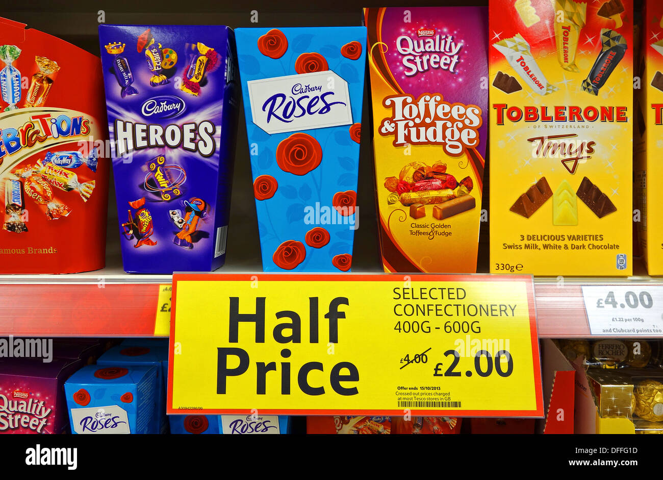 Weihnachten Schokolade in einem Tesco Speicher zum halben Preis Stockfoto