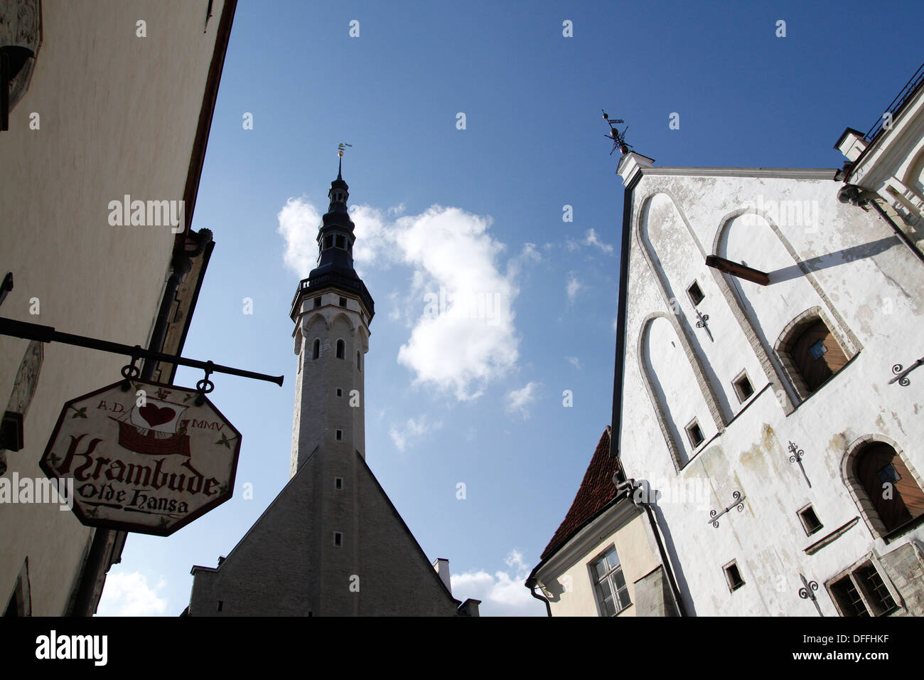 Ein Bild der alten Gebäude im historischen Zentrum der Stadt Tallin Stockfoto