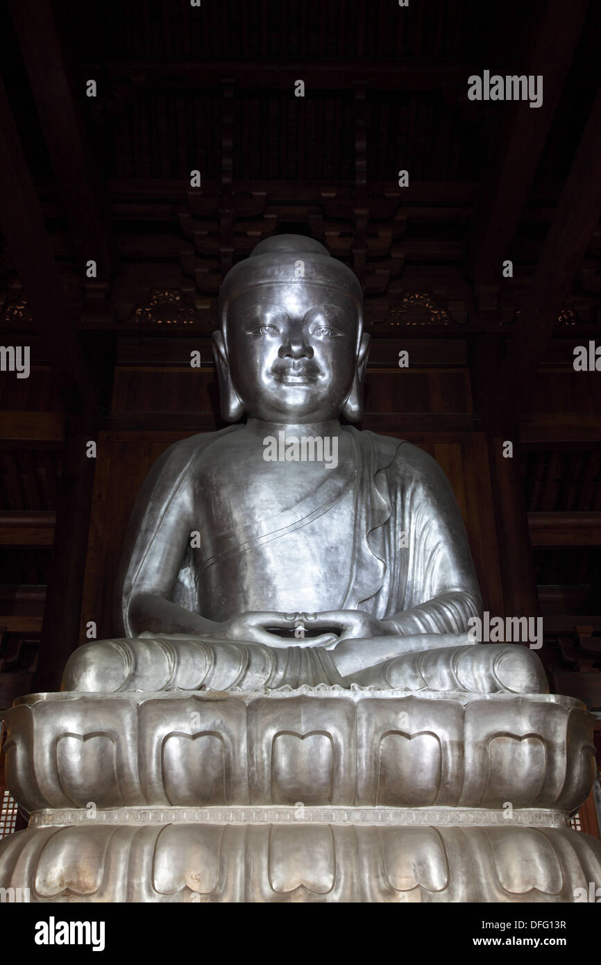Buddha-Statue in einem Tempel in Shanghai, China Stockfoto