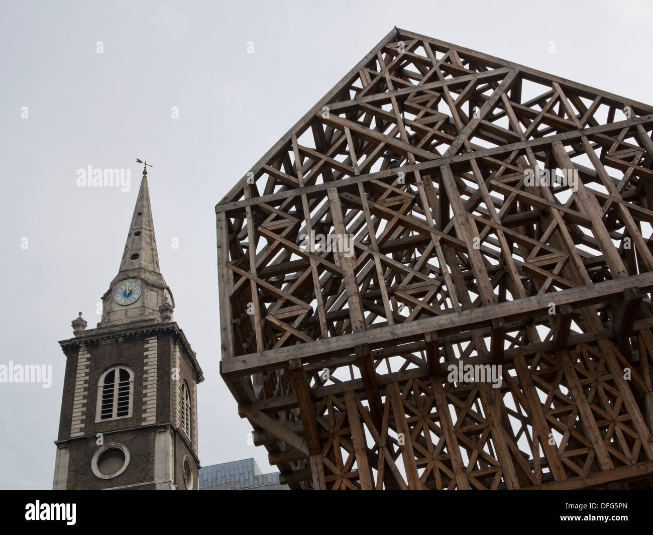 Struktur, markieren den ursprünglichen Speicherort der Aldgate in der City of London, UK Stockfoto