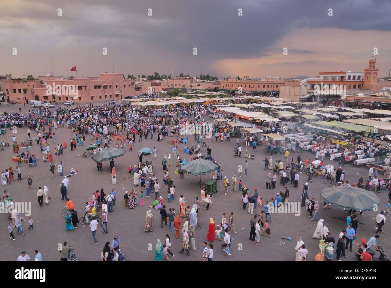 Stände auf dem Marktplatz Djemaa el Fna, Marrakesch, Marrakech-Tensift-El Haouz Region, Marokko Stockfoto