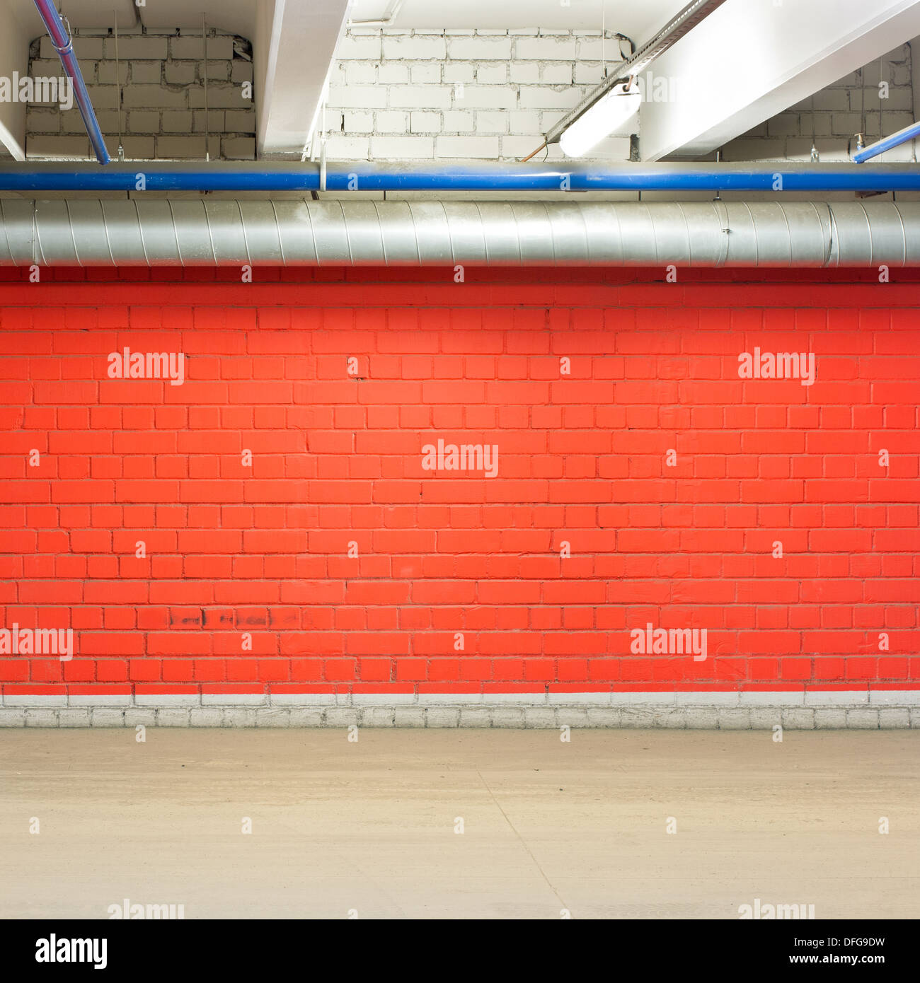 Leeren Parkplatz Wand, Boden und Decke. Stockfoto