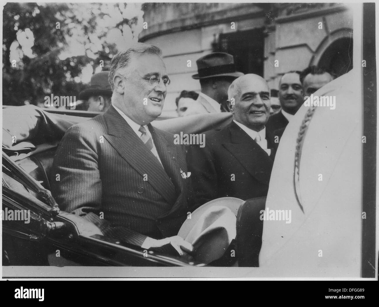 Franklin D. Roosevelt, der 32. Präsident der Vereinigten Staaten, wird 1939 bei einem Besuch in Montevideo, Uruguay, gesehen. Dieses historische Bild fängt Roosevelt während seines diplomatischen Besuchs in Südamerika ein. Stockfoto