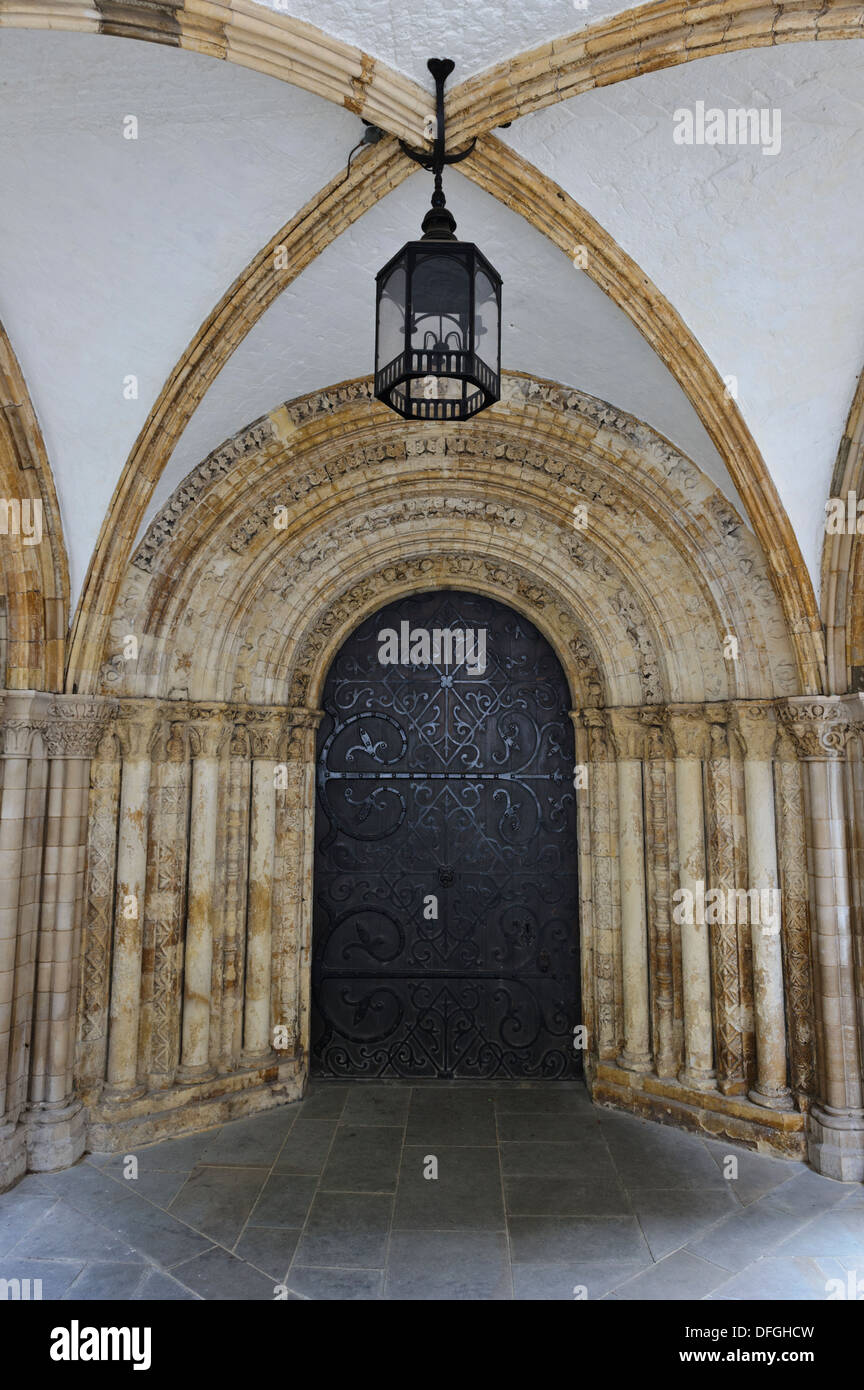 Der Eingang zum Tempel Kirche, London, England, Vereinigtes Königreich. Stockfoto
