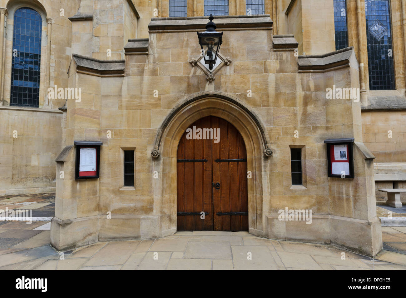 Der Eingang zum Tempel Kirche, London, England, Vereinigtes Königreich. Stockfoto