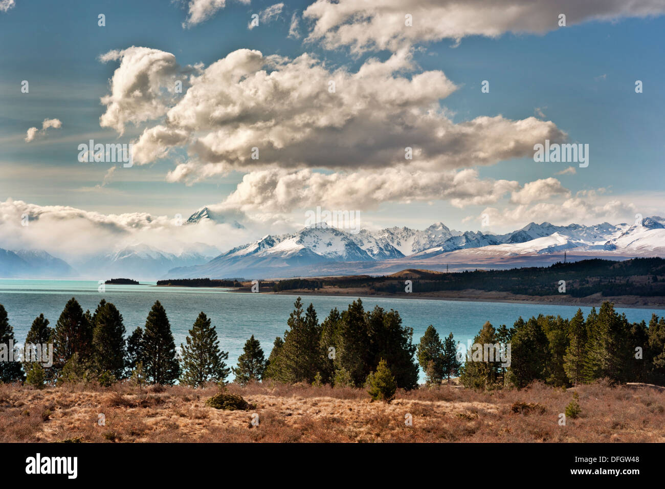 Lake Pukaki mit Aoraki / Mount Cook in der Ferne, Südinsel, Neuseeland Stockfoto