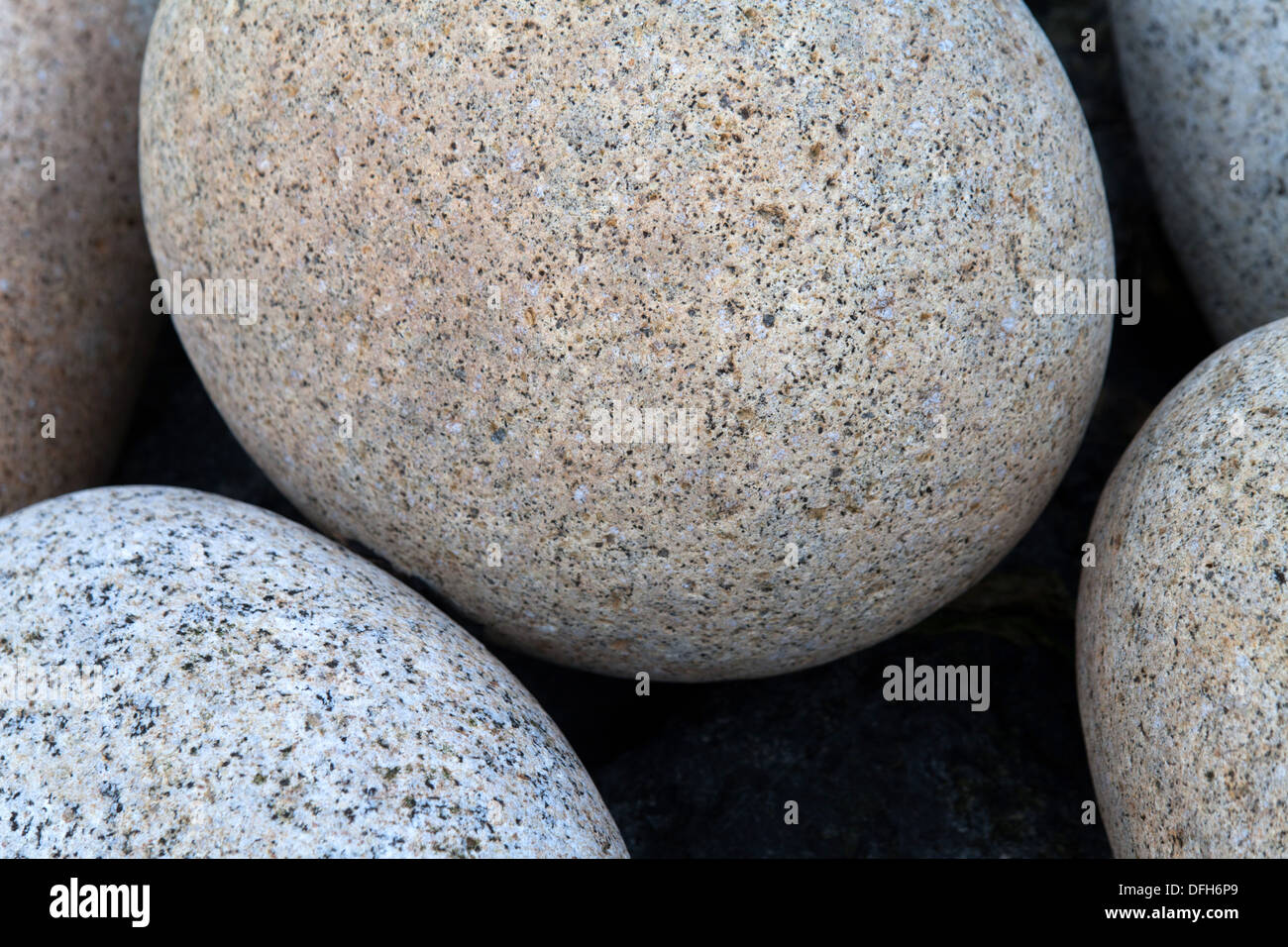 Granit-Rundschreiben "Dinosaurier-Ei wie" Felsbrocken Porth Nanven Stockfoto