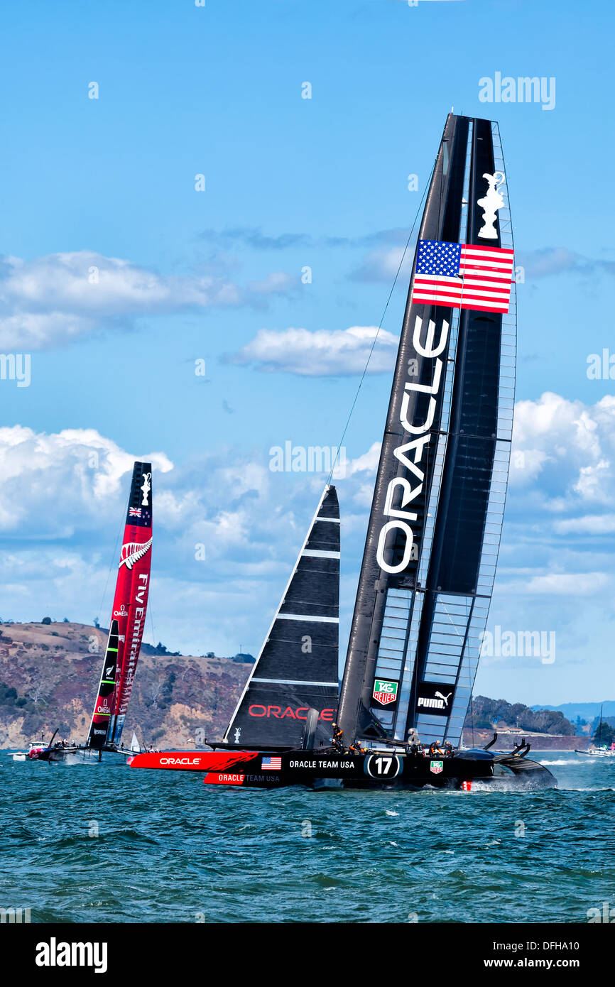 Oracle Team USA schlägt Neuseeland um den Amerika-Cup-Titel im historischen Finalflug am 25. September 2013 in San Francisco.USA gewinnt um 44 Sekunden statt Stockfoto