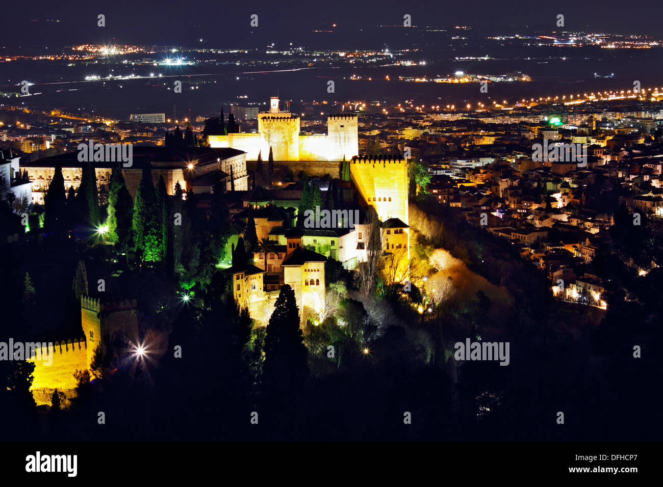 Alhambra und Albaicin Viertel bei Nacht, aerial View. Granada, Andalusien, Spanien Stockfoto