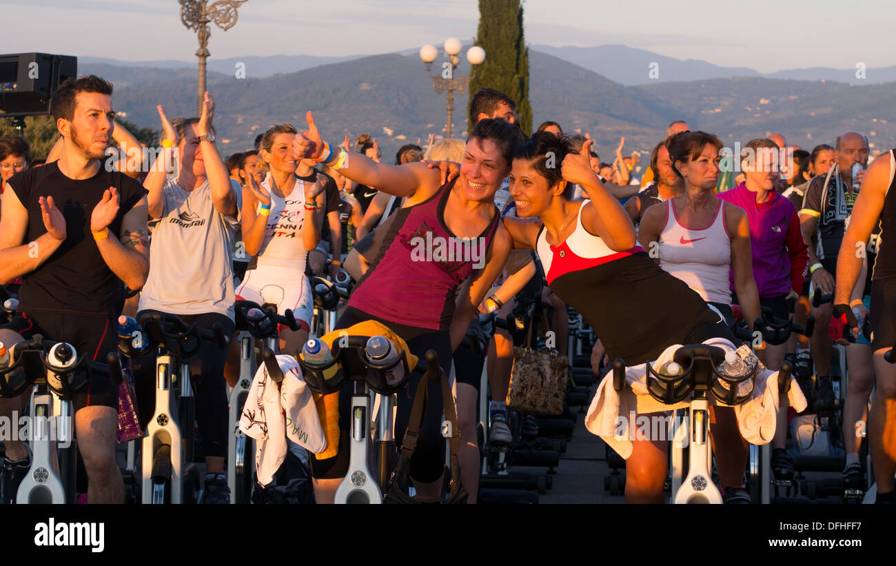 Spinning-Kurs am Piazzale Michelangelo, Florenz, Toskana, Italien Stockfoto