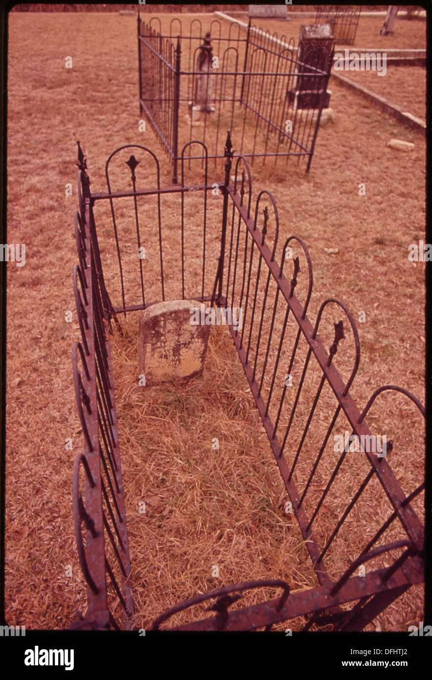 Die Gräber der ersten Siedler in Leakey, Texas, kennzeichnen die frühe Geschichte dieser Stadt und ihrer Entwicklung im 19. Jahrhundert. Stockfoto