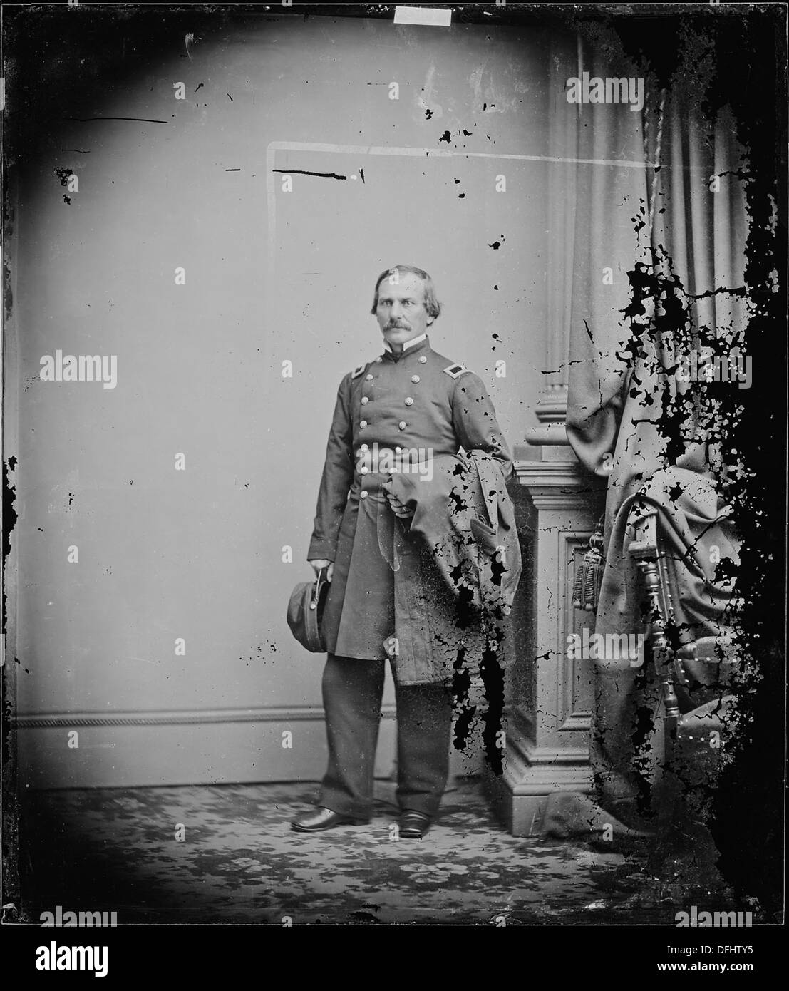 Ein Porträt von General Andrews, einer Figur von militärischer Bedeutung. Das Bild unterstreicht die Rolle der militärischen Führung in historischen amerikanischen Konflikten. Stockfoto