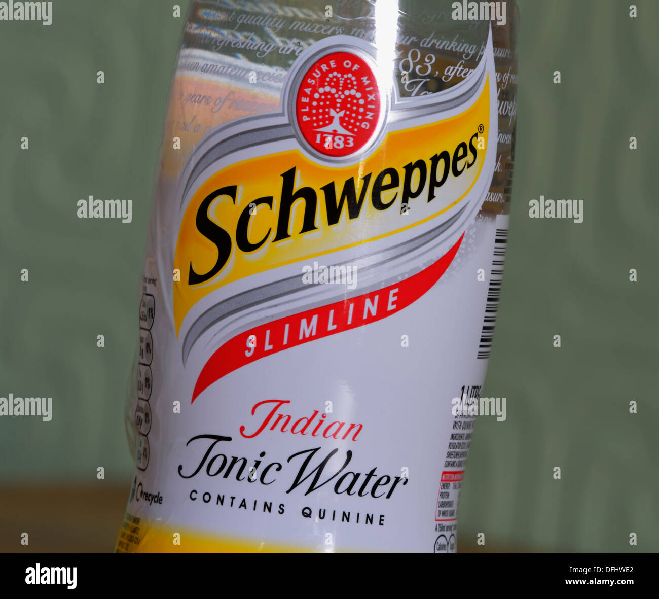 Schweppes Slimline Indian Tonic Water-Flaschen-Etikett. Stockfoto