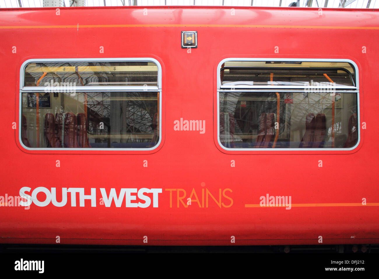 Süd-West-Bahn-Wagen an der Waterloo Station in London England UK Stockfoto