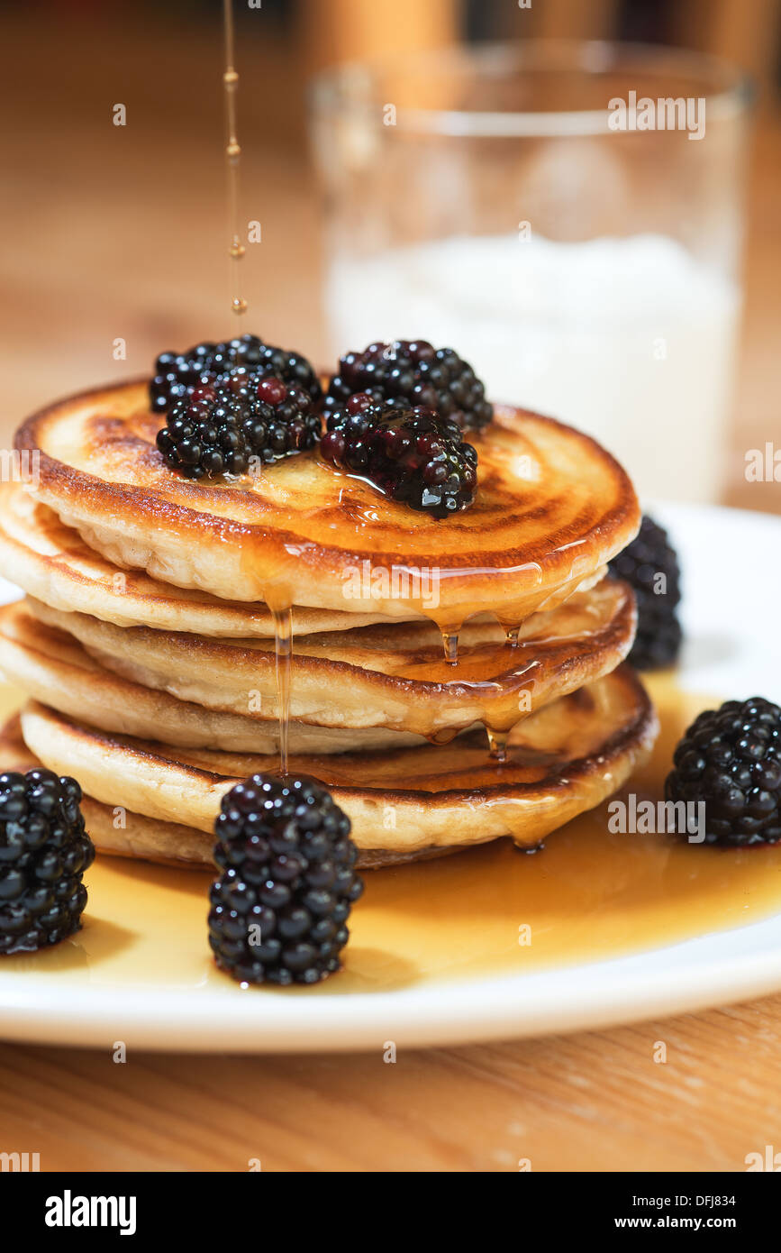 Pfannkuchen Mit Sirup Stockfotos und -bilder Kaufen - Alamy