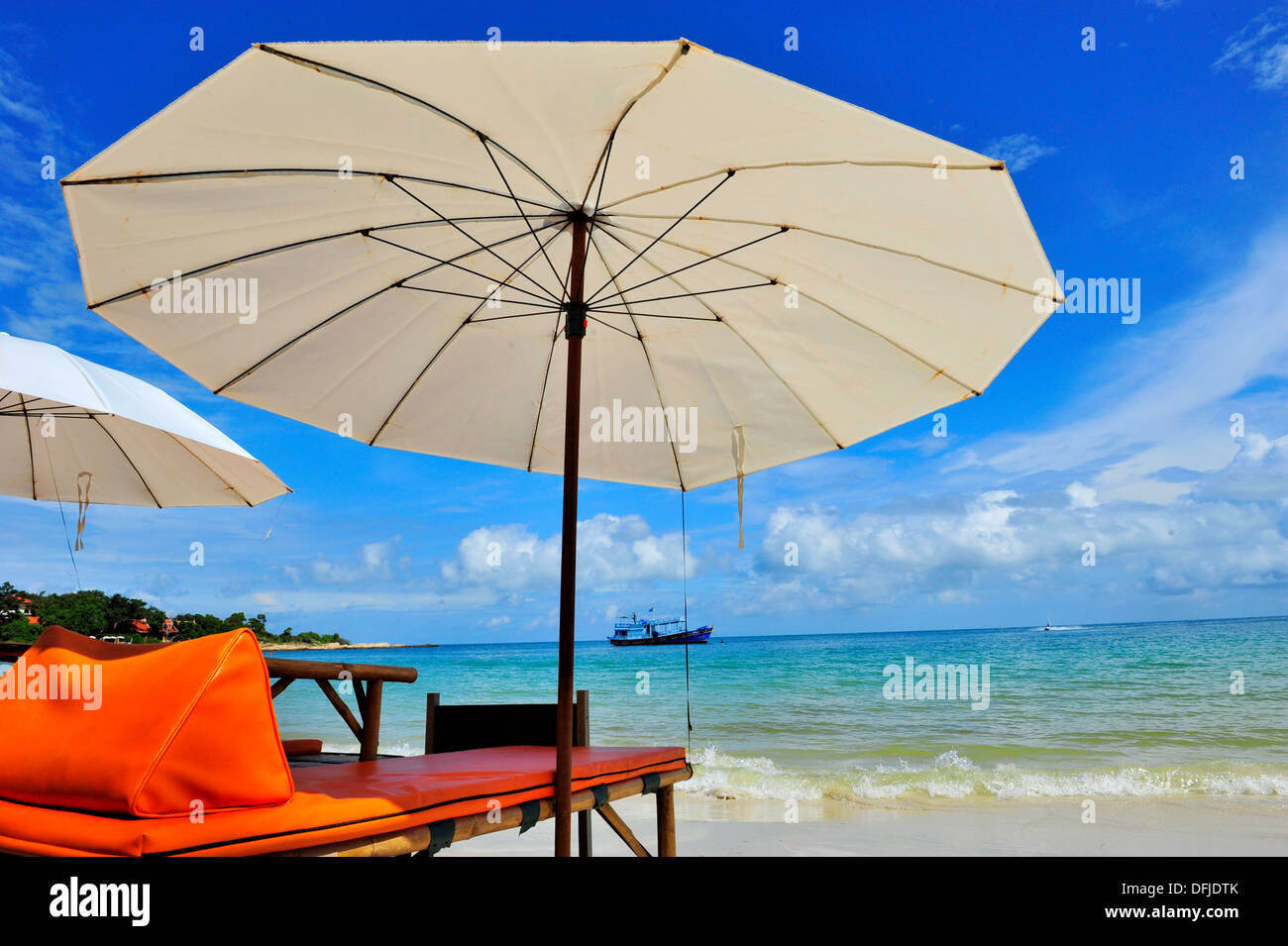 Entspannen Sie sich auf Thai Dreieck Kissen Wong Duan Beach, Insel Koh Samet, Thailand Stockfoto