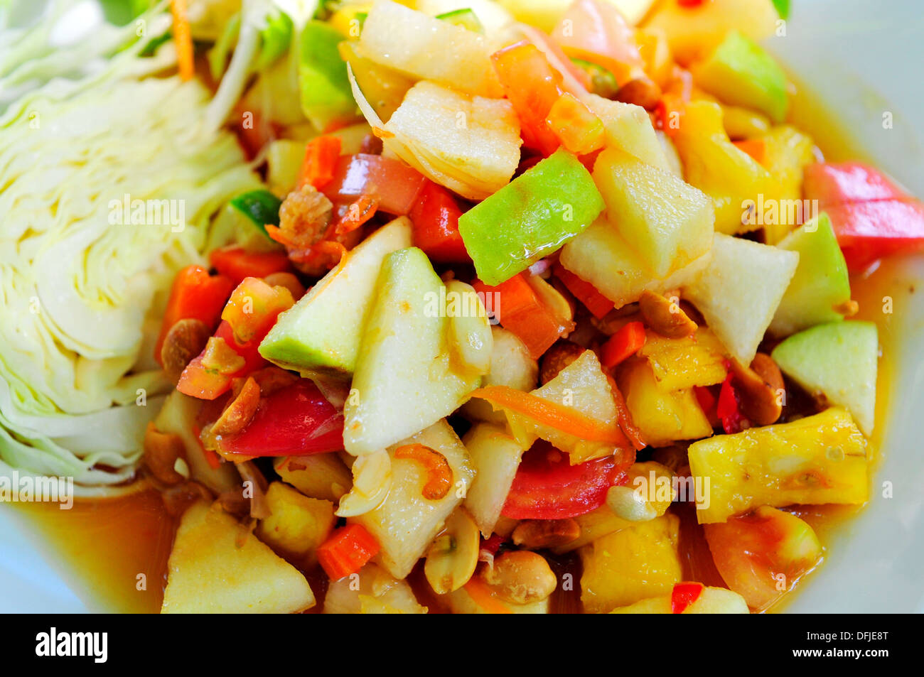 Geschmack von Thailand - Somtam Polomai (würzige gemischt-Obst-Salat) Stockfoto