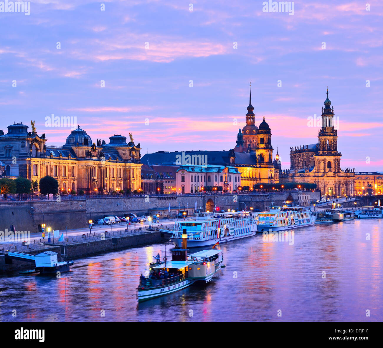 Dresden, Deutschland Stadtbild über die Elbe. Stockfoto