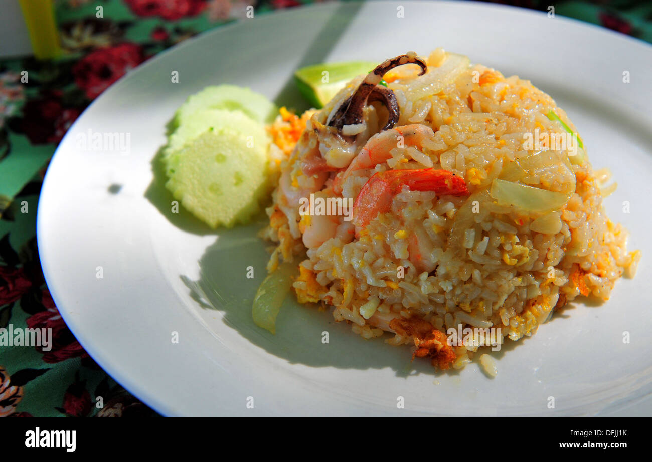 Taste of Thailand - Khao Phad Talay (gebratener Reis mit Meeresfrüchten) Stockfoto