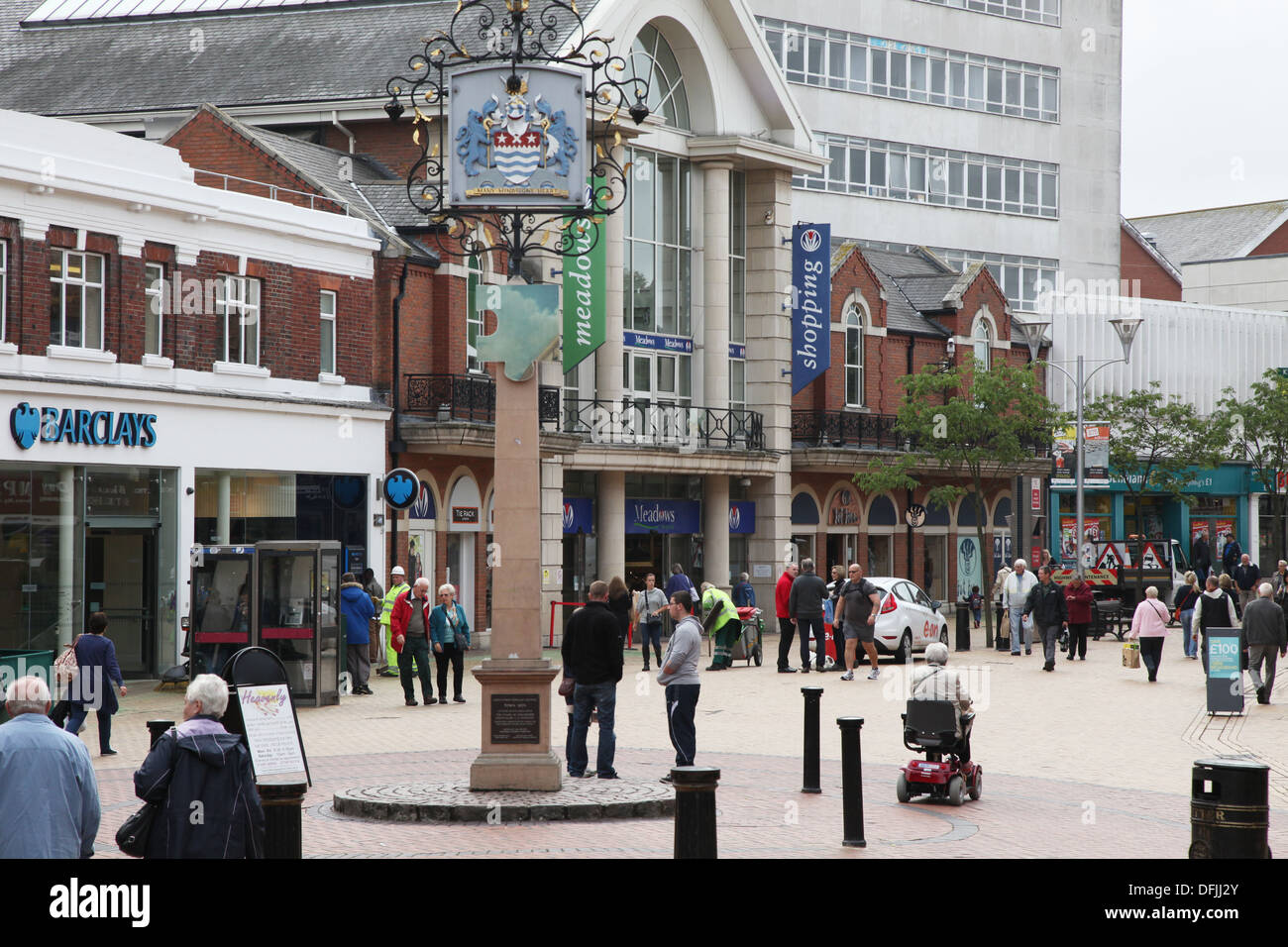 Chelmsford, Essex Zentrum, der Fußgängerzone High Street mit gutem Zugang für Rollstühle Stockfoto