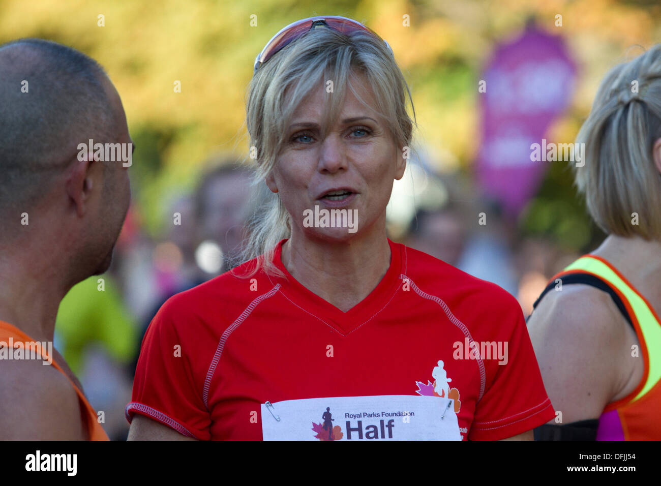 Hyde Park London, UK. 6. Oktober 2013.  Linda Barker besucht die Royal Parks Foundation Halbmarathon am Hyde Park Credit: Amer Ghazzal/Alamy Live-Nachrichten Stockfoto