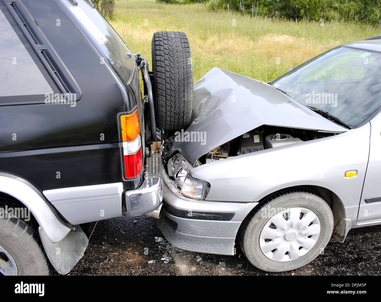 Zwei Pkw-Kollision auf der Autobahn. Stockfoto