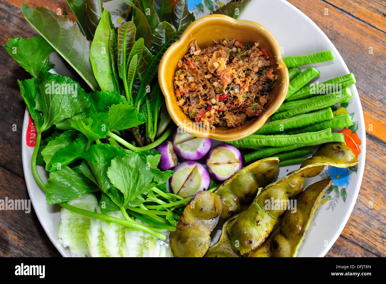 Taste of Thailand - thailändische Vorspeise - Nam Prik Maeng Da (riesige Waterbug Chili Paste eintauchen) Stockfoto